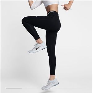 Nike Pro Mid-Rise Training Tights